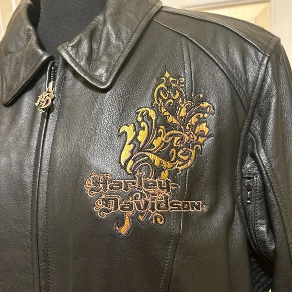 Women’s Harley Davidson, Black Leather Motorcycle Jacket with zip outlining